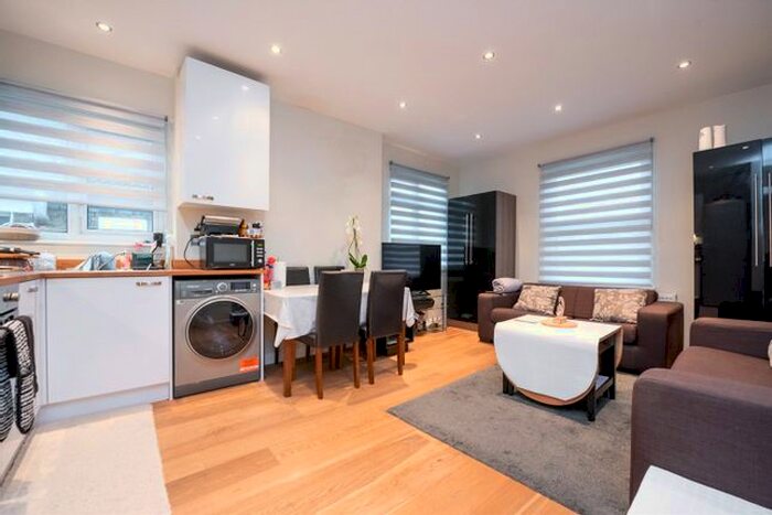1 Bedroom Flat To Rent In Lushington Road, Kensal Green, NW10