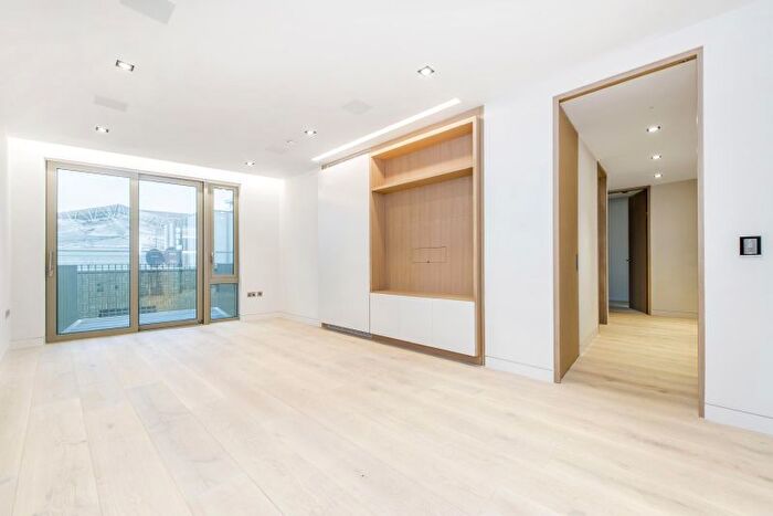 2 Bedroom Flat To Rent In Chatsworth House, One Tower Bridge, SE1