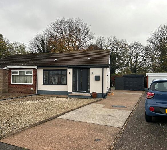 2 Bedroom Bungalow To Rent In Fulford Crescent, Willerby, HU10