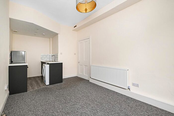 1 Bedroom Flat To Rent In Wardlaw Place, Gorgie, Edinburgh, EH11