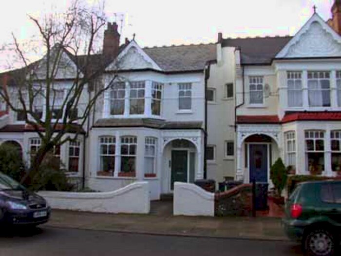 1 Bedroom Flat To Rent In Rosebery Road, London, N10