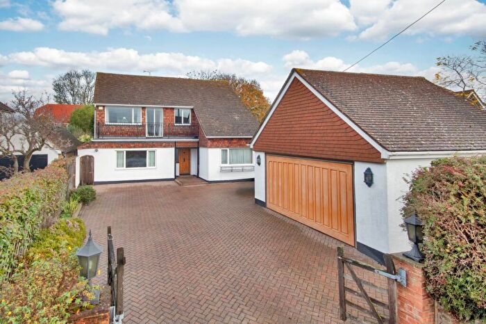 4 Bedroom Detached House For Sale In Main Road, Longfield Hill, Longfield, Kent, DA3