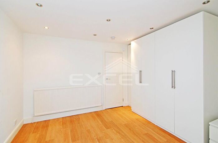 2 Bedroom Apartment To Rent In Frognal, Hampstead, London, NW3