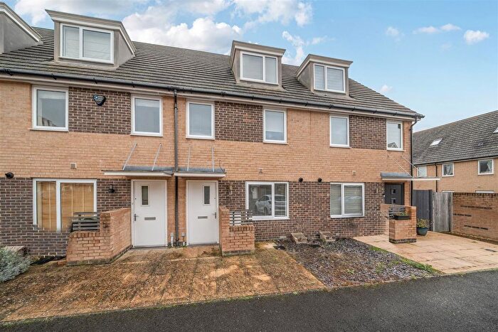 3 Bedroom Property For Sale In Solebay Way, Gosport, PO13