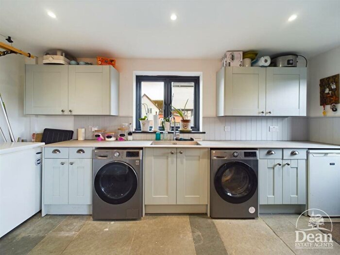 4 Bedroom Detached House For Sale In Staunton Road, Coleford, GL16