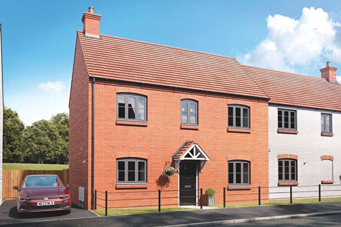 3 Bedroom Semi-Detached House For Sale In Field View, Brackley, NN13