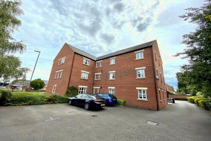 2 Bedroom Flat To Rent In Massingham Park, Taunton, TA2