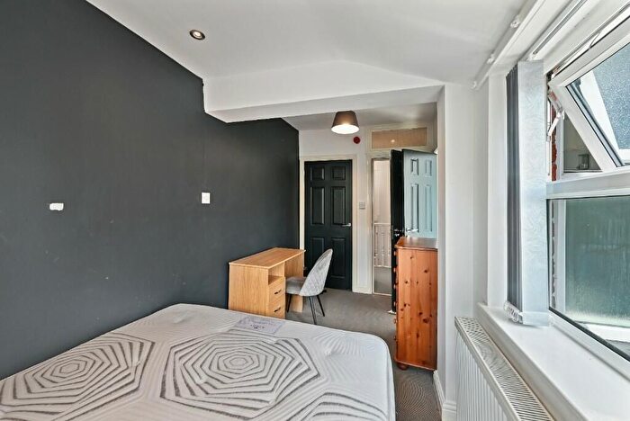 5 Bedroom Semi-Detached House To Rent In Charlotte Road, Sheffield, S2