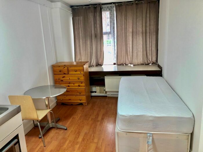 Studio To Rent In Langtry Walk, Swiss Cottage/South Hampstead, NW8