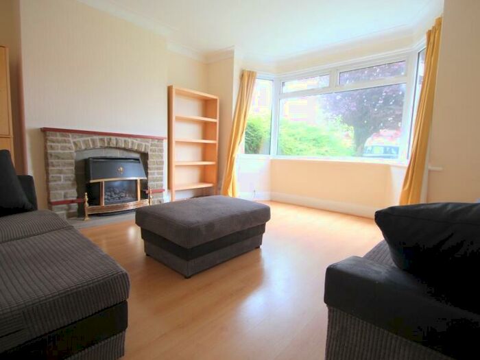 5 Bedroom Semi-Detached House To Rent In St Annes Road, Headingley, Leeds, LS6