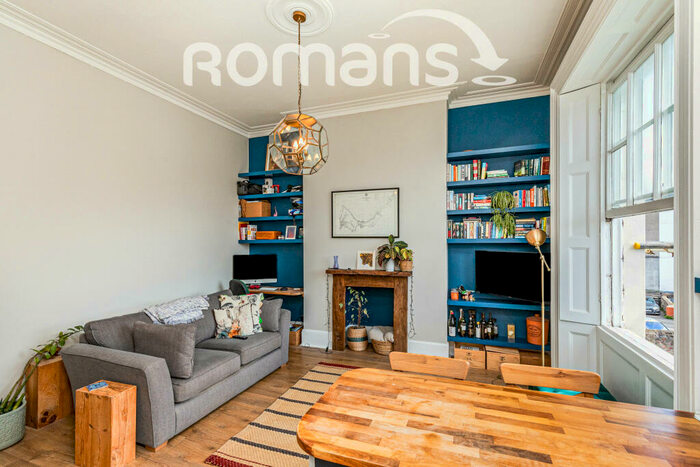 2 Bedroom Apartment To Rent In Oakfield Road, BS8