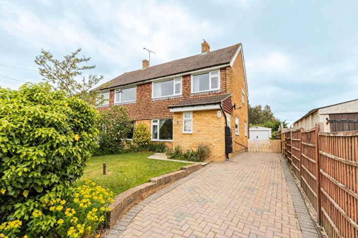 3 Bedroom Semi-Detached House For Sale In Pound Field, Sandhurst, Cranbrook, TN18