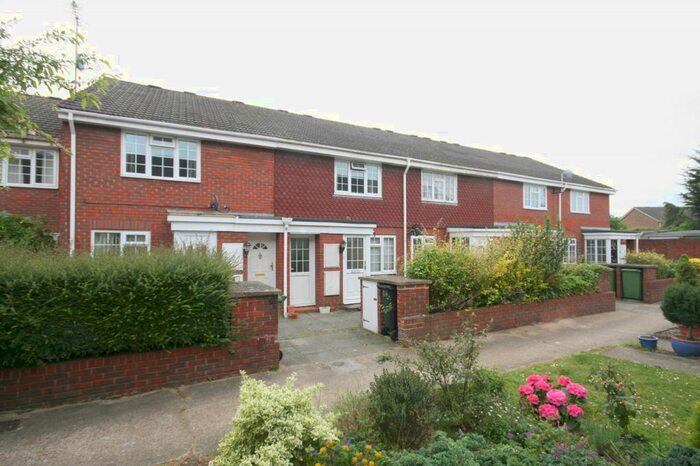1 Bedroom Property To Rent In Delaporte Close, Epsom KT17