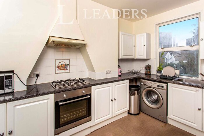 2 Bedroom Apartment To Rent In Southbridge Road, CR0
