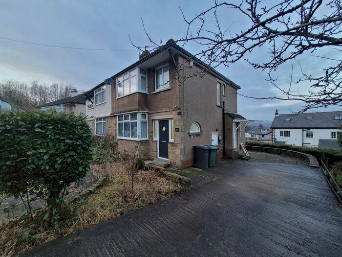3 Bedroom Semi-Detached House To Rent In Ashfield Grove, Bradford, BD9