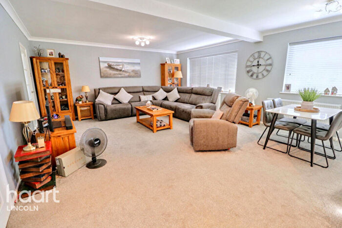 2 Bedroom Bungalow To Rent In The Close, Lincoln, LN1