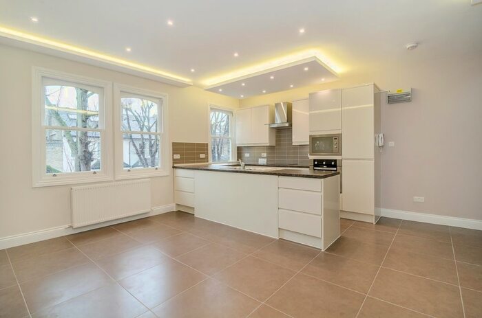 2 Bedroom Flat To Rent In Linden Gardens, London, W4