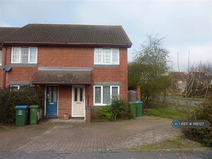 2 Bedroom Semi Detached House To Rent In Curlew, Aylesbury, HP19