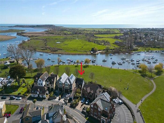 4 Bedroom Town House To Rent In Queens Avenue, Christchurch, Dorset, BH23
