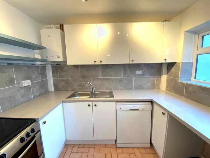 2 Bedroom Property To Rent In Baileys Field, Ashford, TN23