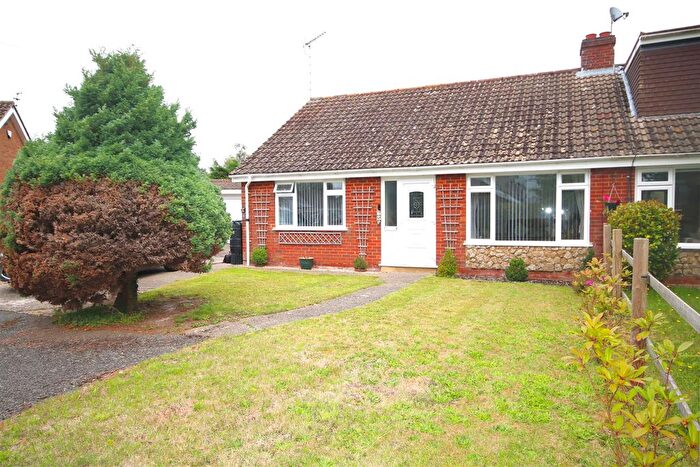 3 Bedroom Bungalow For Sale In Nightingale Close, Chartham Hatch, Canterbury, CT4