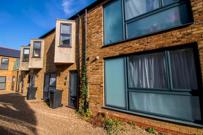 3 Bedroom Flat To Rent In Blucher Court, Cromwell Road, Wimbledon, SW19