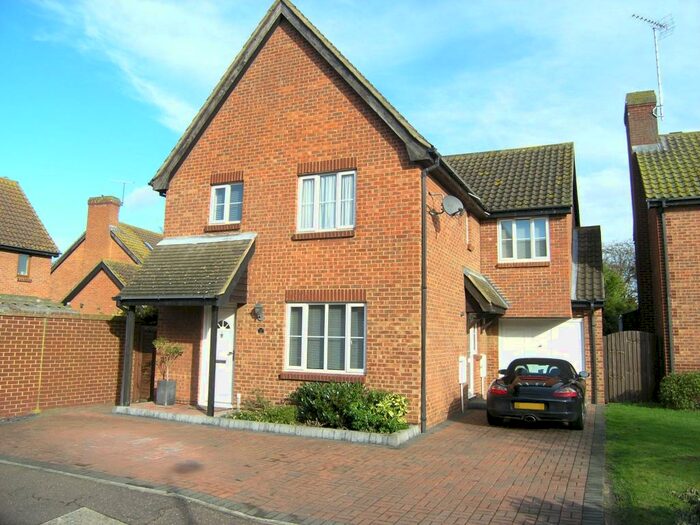4 Bedroom House To Rent In Lincoln Way, Rayleigh, SS6