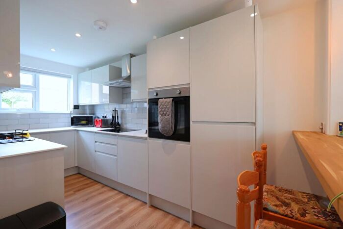 2 Bedroom Apartment For Sale In Heath Road, Haywards Heath, RH16