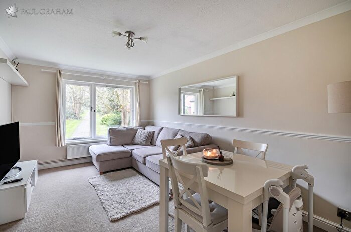 2 Bedroom Flat For Sale In Hillside Close, Banstead, SM7