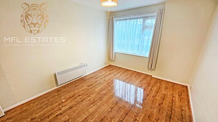 2 Bedroom Flat To Rent In Avenue Road, Wallington, SM6