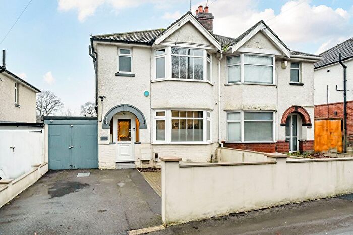 3 Bedroom Semi Detached House For Sale In Bitterne Road East, Southampton, SO18