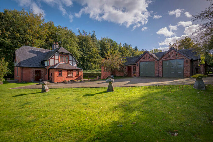 5 Bedroom Detached House For Sale In Doveleys Manor Park, Rocester, ST14