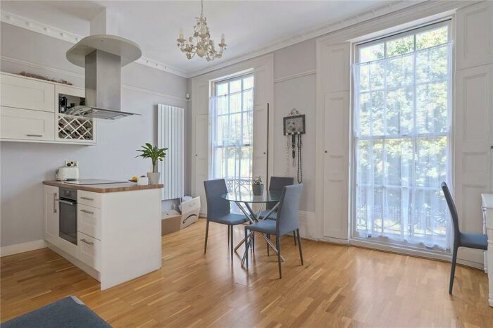 1 Bedroom Apartment To Rent In Claremont Square, Islington, London, N1
