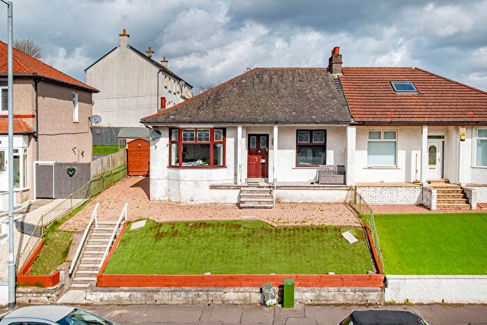 3 Bedroom Semi Detached House For Sale In Kings Park Avenue, Glasgow, G44