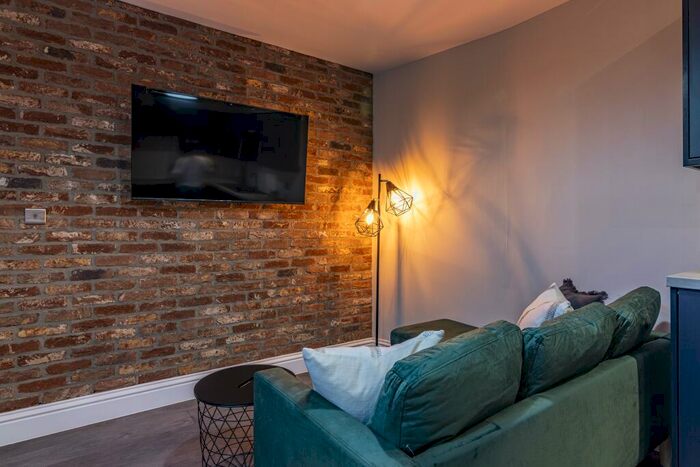 2 Bedroom Flat To Rent In Apartment, Powell House, LN5