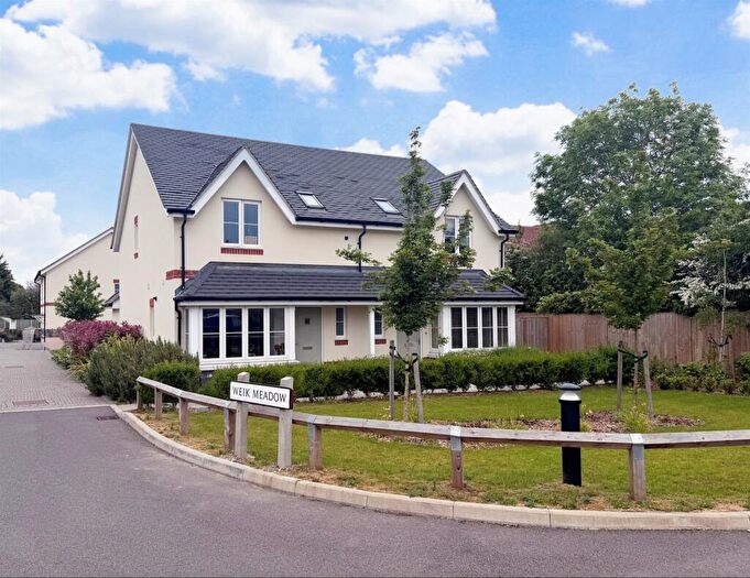 3 Bedroom End Of Terrace House For Sale In Weik Meadow, Aston Clinton, Aylesbury, HP22