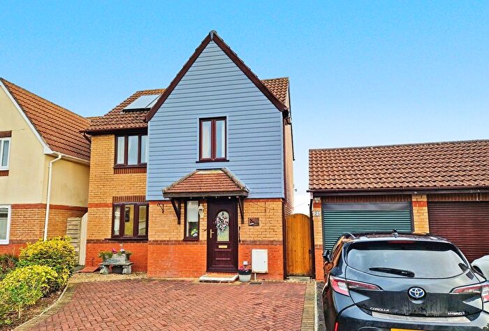 3 Bedroom Detached House For Sale In The Burrows, Newton, Porthcawl, CF36