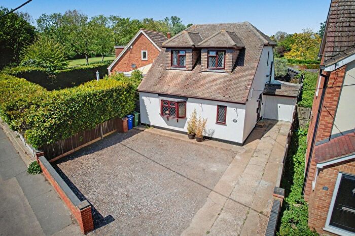 4 Bedroom Detached House For Sale In Fobbing Road, Corringham, SS17