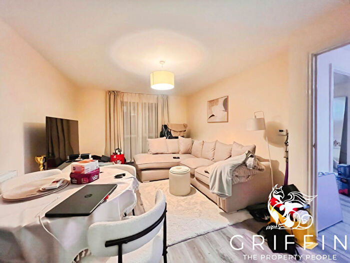 1 Bedroom Flat To Rent In Draper Close, Grays, RM20