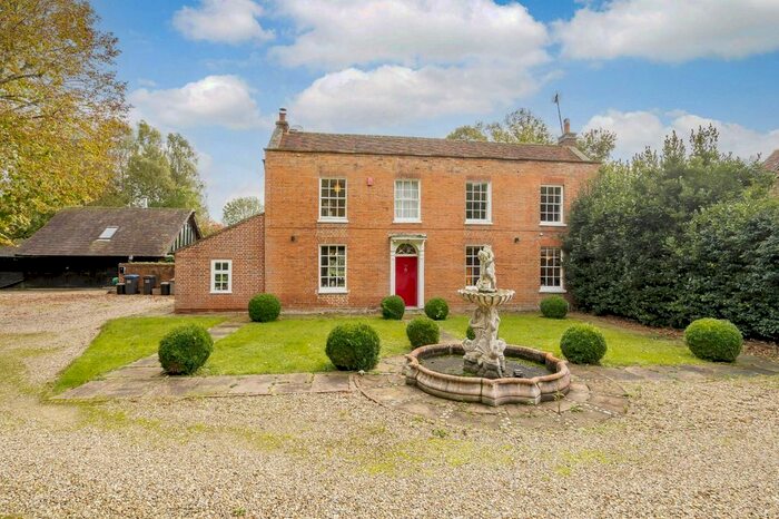 5 Bedroom Detached House For Sale In Lemsford Village, Lemsford, Welwyn Garden City, Hertfordshire AL8