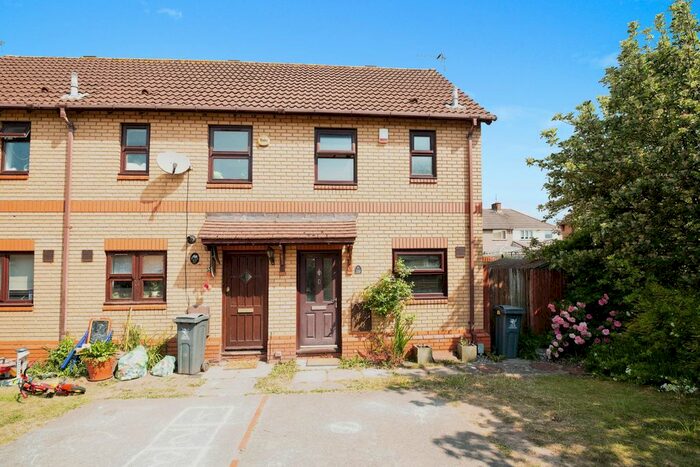 2 Bedroom End Of Terrace House To Rent In Foster Drive, Penylan, Caridff, CF23