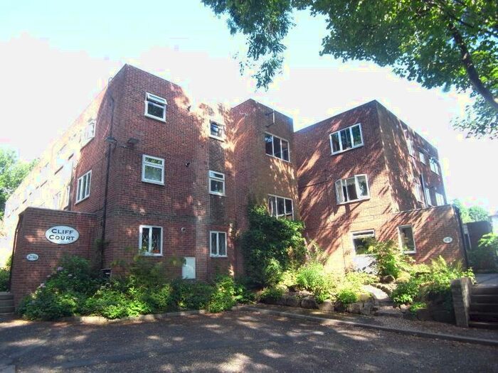 1 Bedroom Apartment To Rent In Cliff Court, Cliff Road, Hyde Park, Leeds, LS6