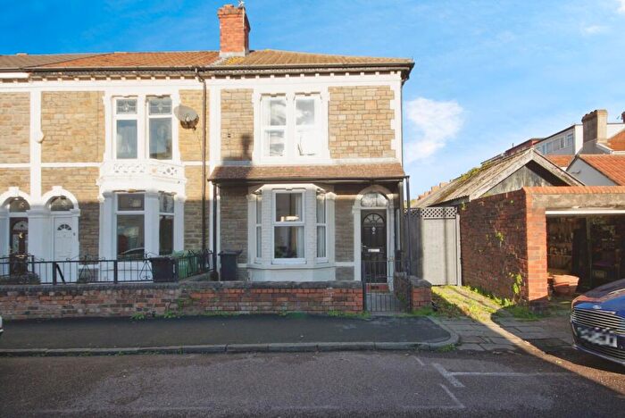 3 Bedroom End Of Terrace House For Sale In West Street, Kingswood, Bristol, Gloucestershire, BS15