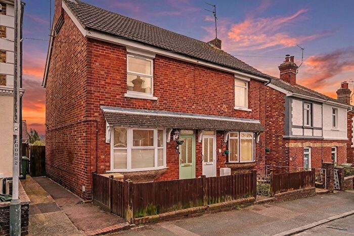 3 Bedroom Semi Detached House For Sale In Colebrook Road, Tunbridge Wells, TN4