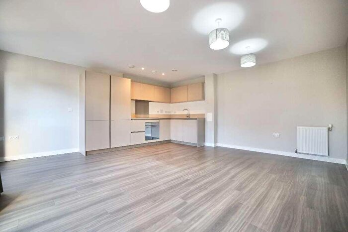 1 Bedroom Flat To Rent In Luna Court, Loughton, IG10