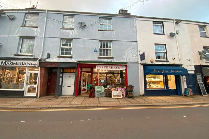 2 Bedroom Flat To Rent In Brook Street, Tavistock, PL19