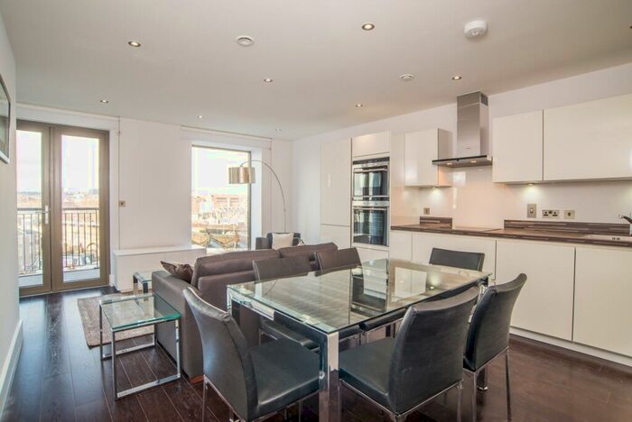 2 Bedroom Flat To Rent In Regent Canalside, Camden Road, Camden, London, NW1