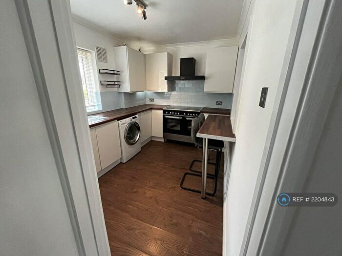 1 Bedroom Flat To Rent In Victoria Road, Chislehurst, BR7