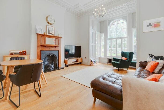 4 Bedroom Flat To Rent In Woodside Avenue, London, N10