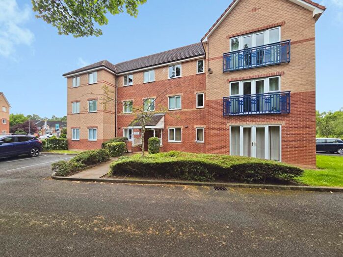 2 Bedroom Flat For Sale In Wain Avenue, Chesterfield, S41